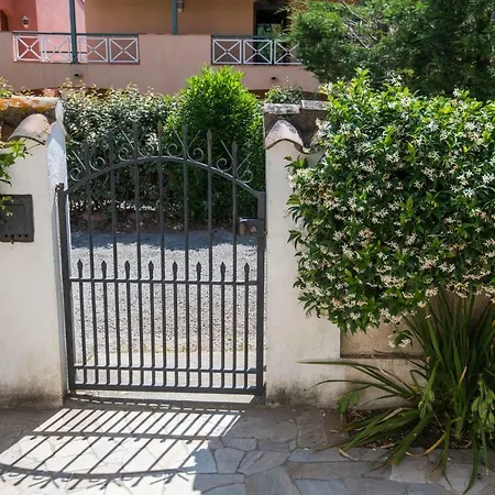 Charmante Petite Maison A L'éntrée De Tropez