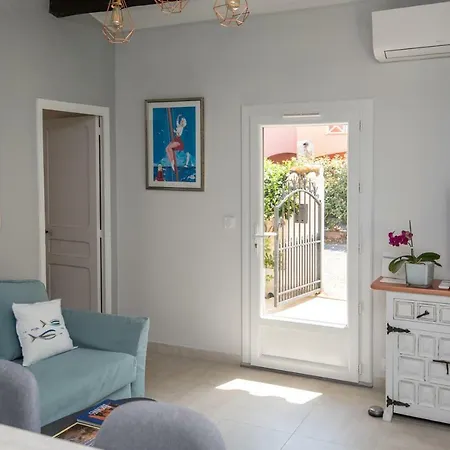 Holiday home Charmante Petite Maison A L'entree De Tropez Saint-Tropez